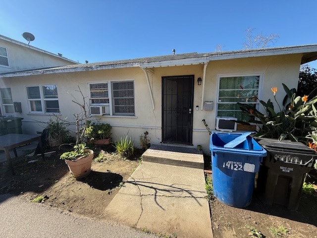 Building Photo - 14122 Delano St