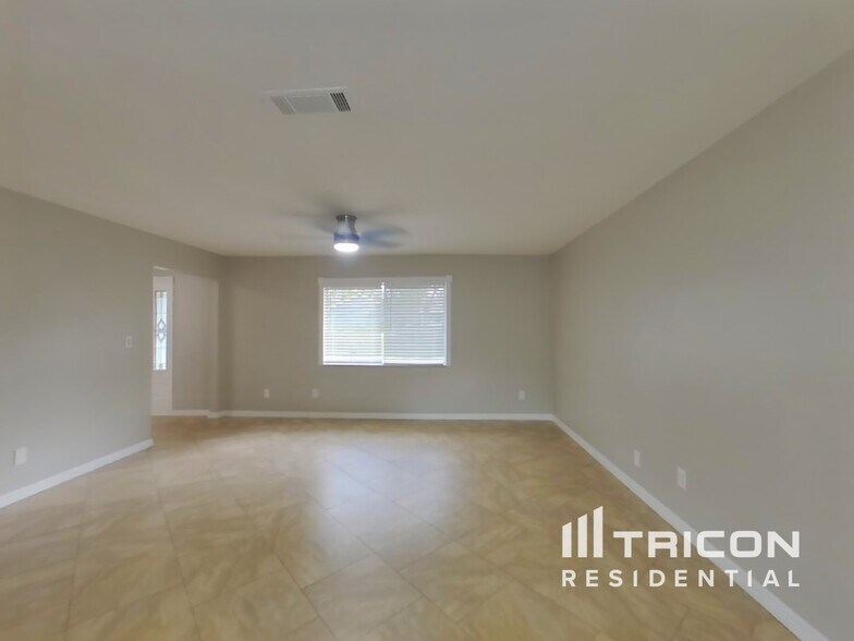 Building Photo - 1510 Canary St