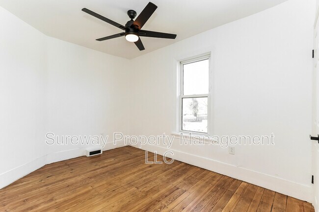 Building Photo - 226 Greenwich Ave