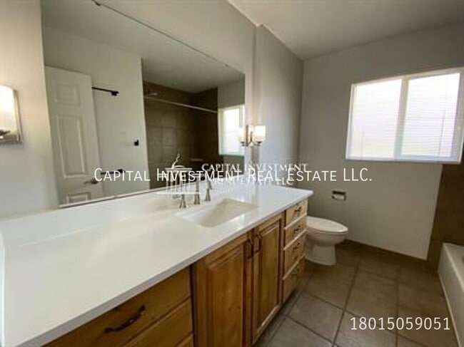 Building Photo - 2626 S 1700 E