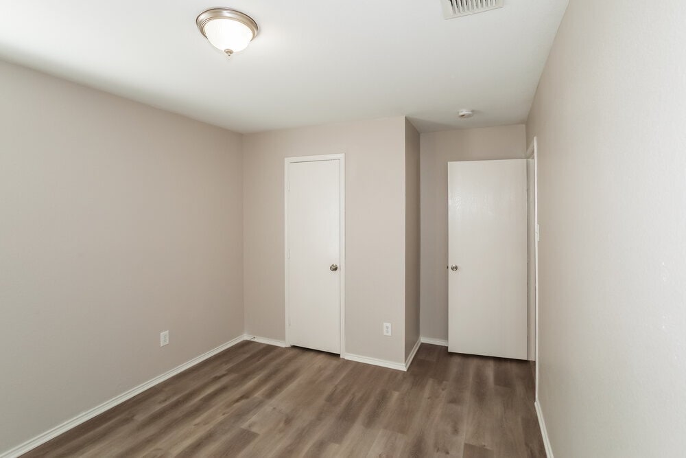 Building Photo - 1016 Fort Apache Dr
