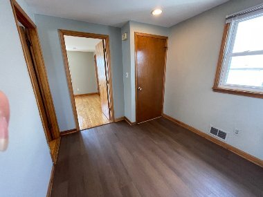 Building Photo - 330 Sussex St