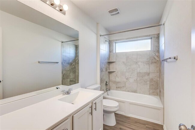 Building Photo - 730 Carol Dr