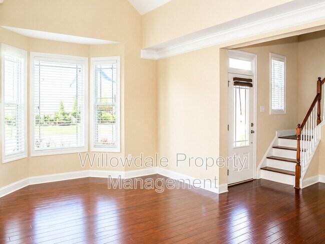 Building Photo - 1025 Governess Ln