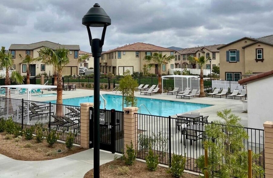 Building Photo - 34495 Agave Dr