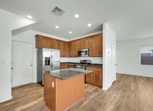 Building Photo - 614 Taliput Palm Pl