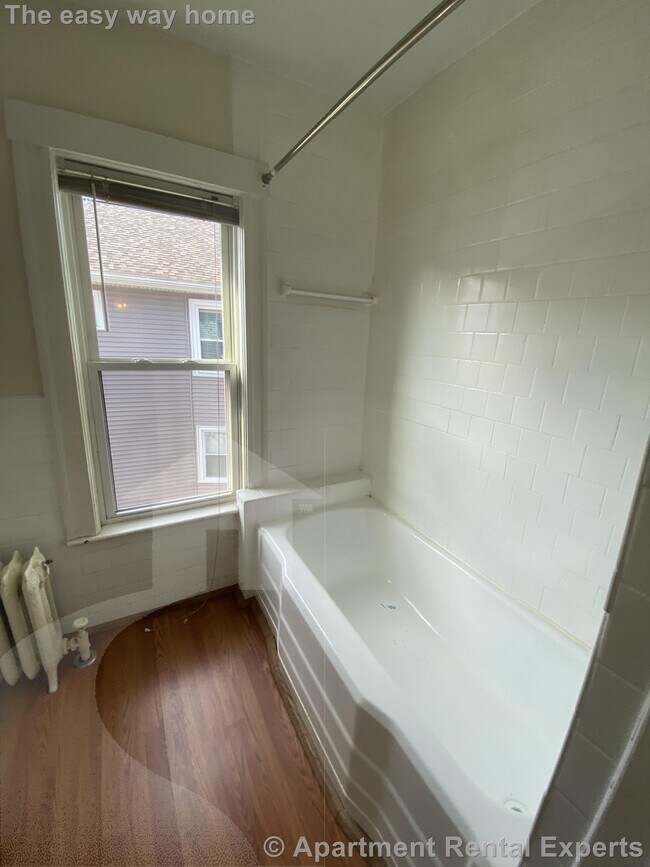 Building Photo - 42 Wilson Ave