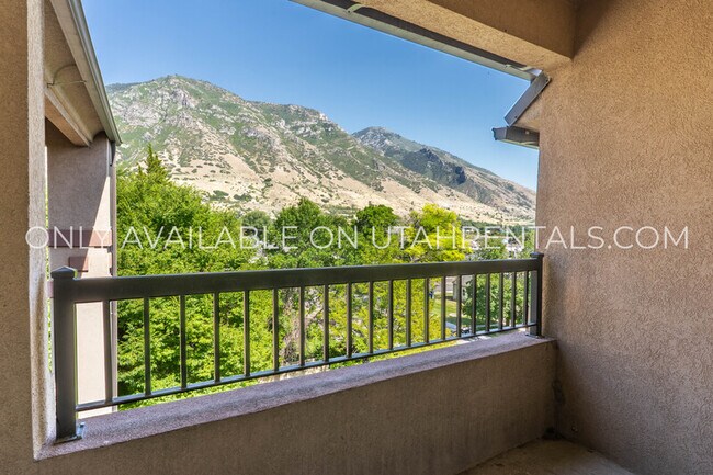 Building Photo - 843 E 620 N St