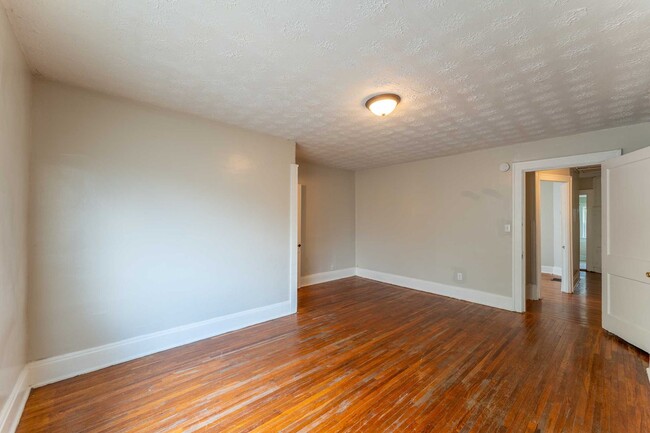 Building Photo - 1310-1312 N. 5th Street