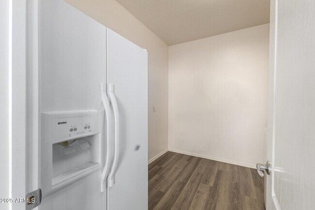 Building Photo - 23862 W Harrison Dr