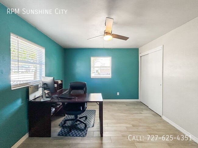 Building Photo - 2201 26th St S