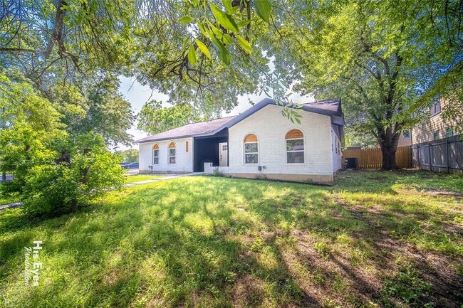 Primary Photo - 7500 Rio Pass