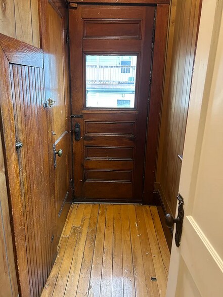 Building Photo - 61 Frederick Ave