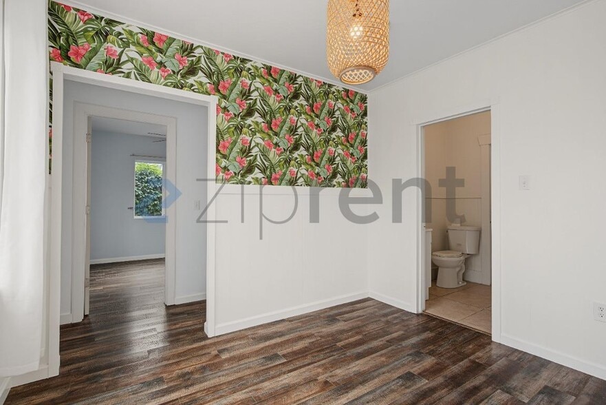 Building Photo - Unit