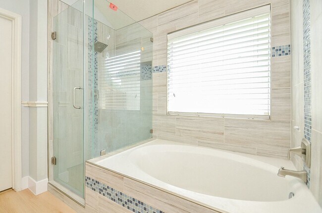 Building Photo - 16307 Scotch Hollow Ln