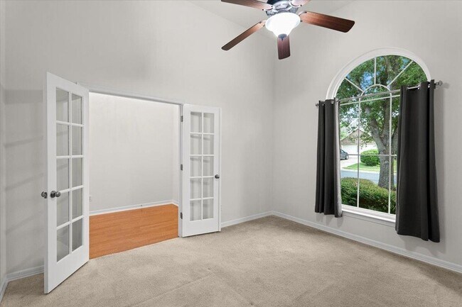 Building Photo - 2304 Village View Loop