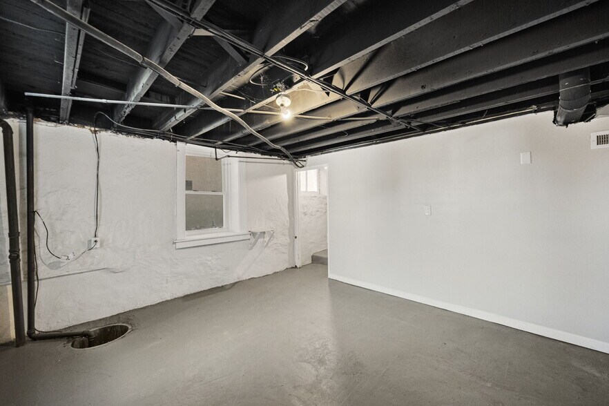 Building Photo - 507 Davis St