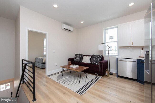 Building Photo - 2001 S Norwood St