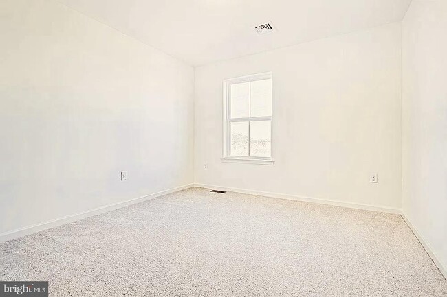 Building Photo - 9 Shillington Ln