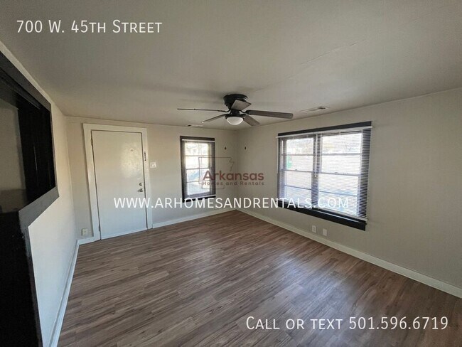 Building Photo - 700 W 45th St