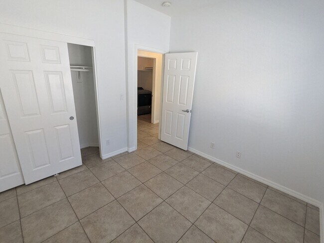 Building Photo - Beautiful 5 Bedroom Summerlin Home with Loft, Balcony & Mountain Views