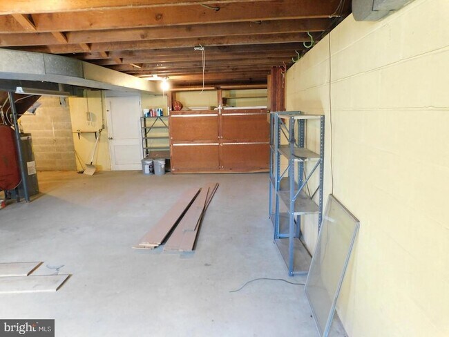 Building Photo - 1242 S Governors Ave