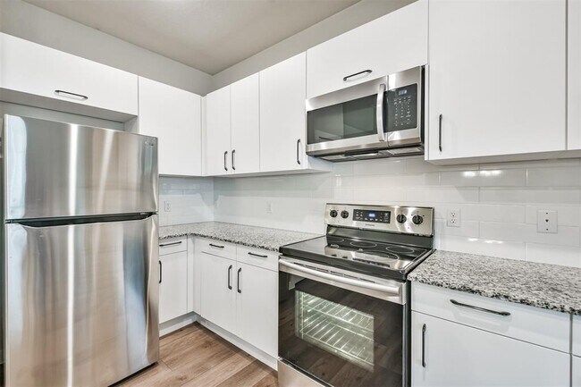 Building Photo - 25129 Pacific Wren Dr