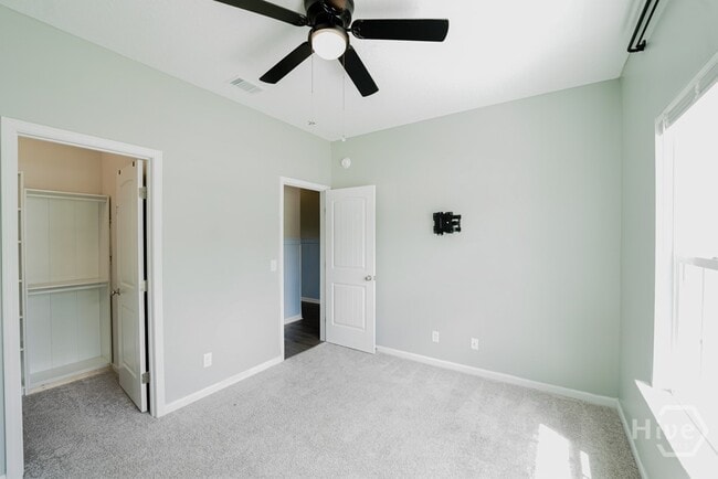 Building Photo - 24 Daylily Ct