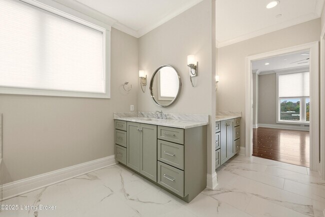 Building Photo - 6600 Seminary Woods Pl