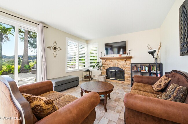 Building Photo - 2670 Grandoaks Dr