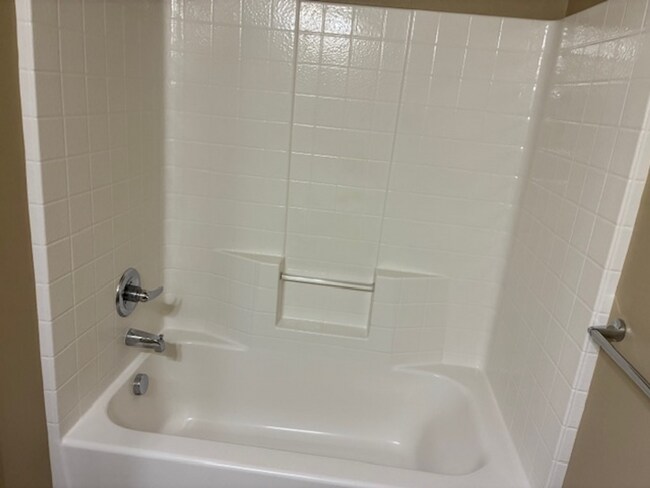 Building Photo - BW8920