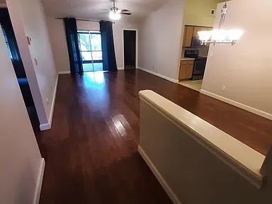 Building Photo - 3/2/2 Brandon House with a split floor plan.