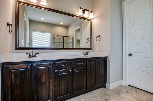 Building Photo - 830 Cross Creek Ct