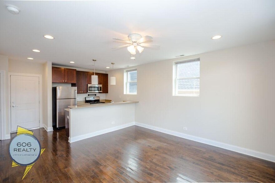 Building Photo - 649 W Deming Pl