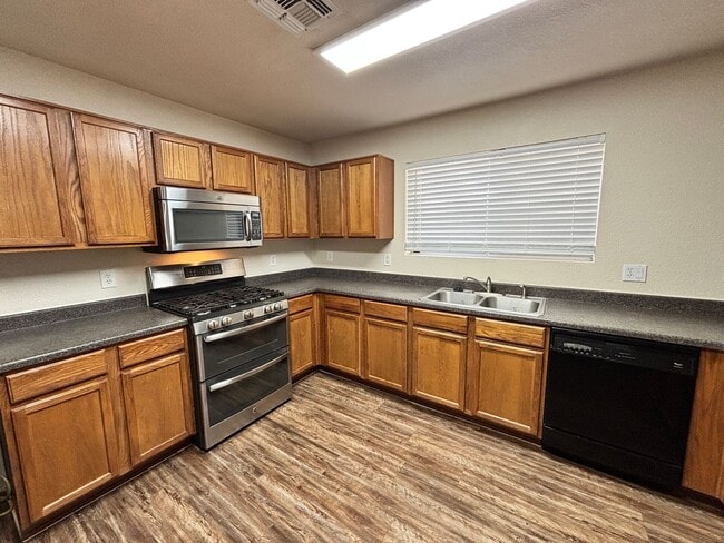 Building Photo - 1051 W Sea Lion Dr