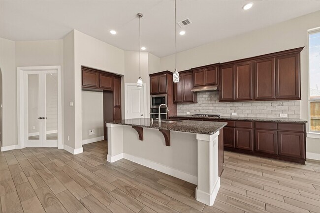 Building Photo - 2619 Lilac Point Ln