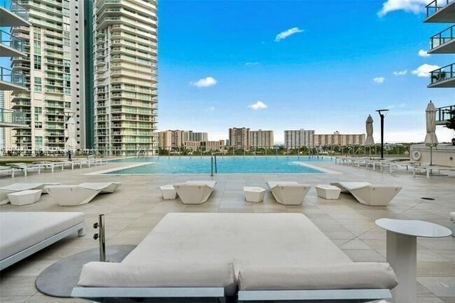 Building Photo - 330 Sunny Isles Blvd