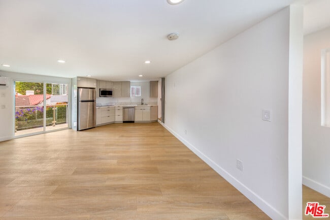 Building Photo - 2141 Kerwood Ave