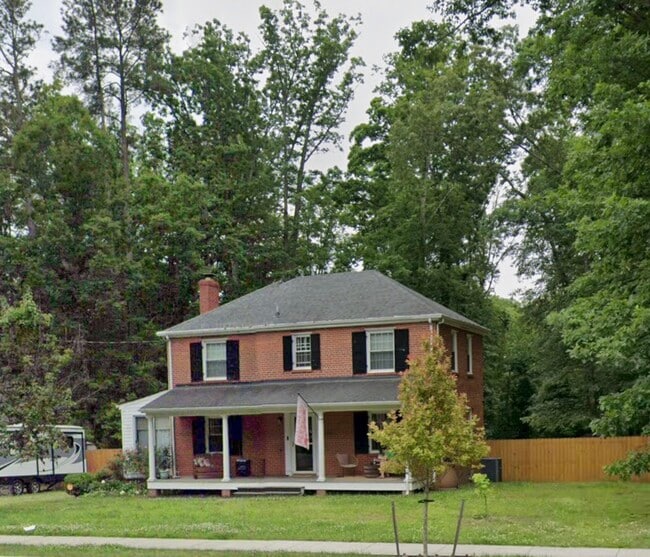 Building Photo - 6615 Forest Hill Ave