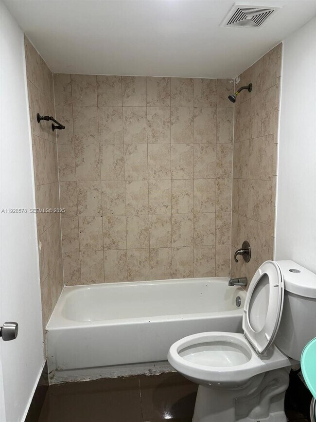 Building Photo - 2000 NW 119th St