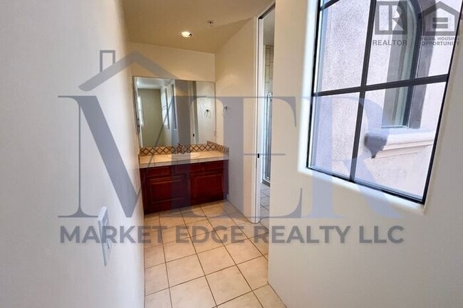 Building Photo - 3Bed/2.5Bath Townhouse w/2 Car Garage in Carefree! $399 MOVE-IN SPECIAL! Move-In Ready on 4/9/2026!