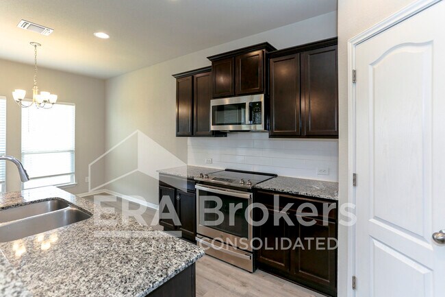 Building Photo - 4721 Highmont Dr