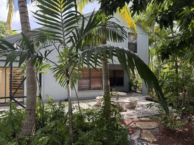 Building Photo - 5065 Willow Pond Rd W