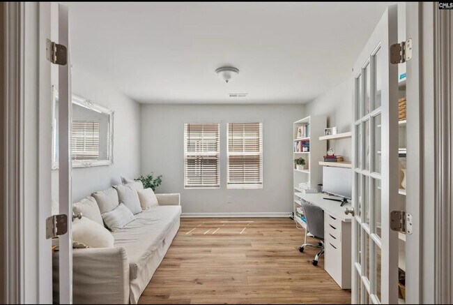 Building Photo - 714 S Long Star Wy