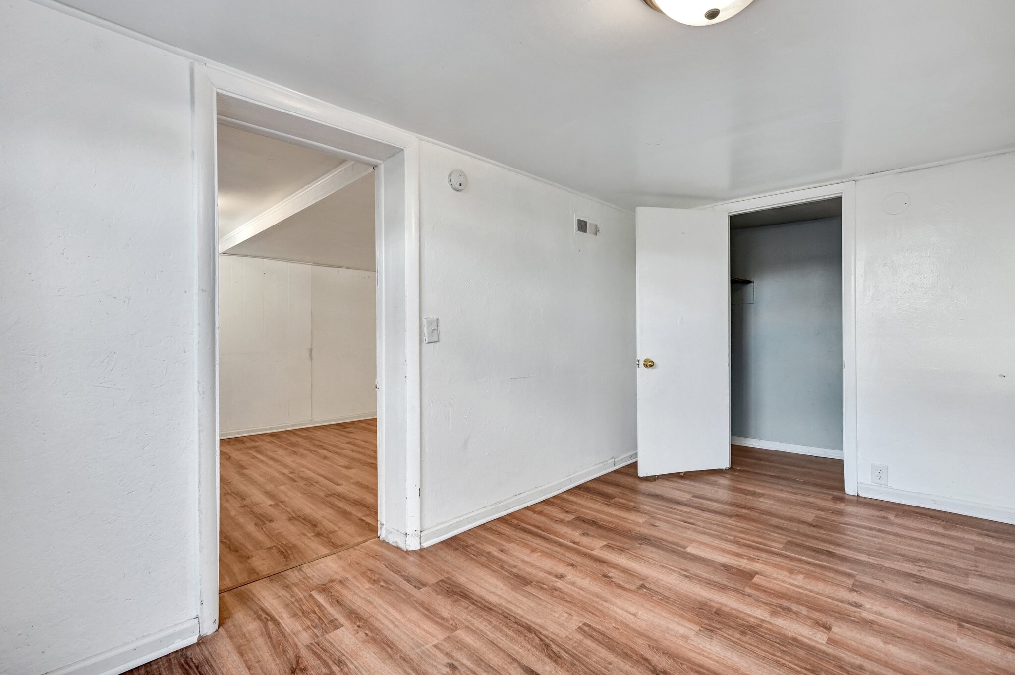 Building Photo - 224 Crest St