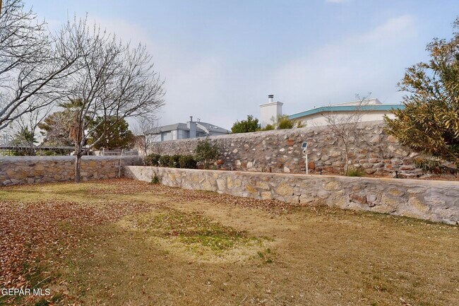 Building Photo - 1365 Desert Canyon Dr