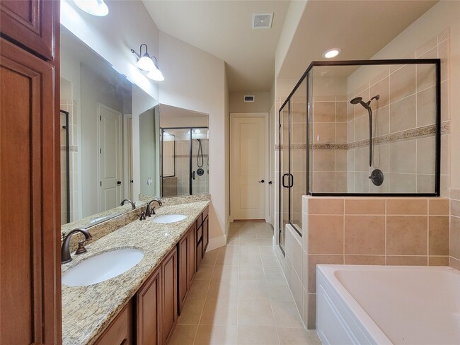 Building Photo - 58 Briar Hollow Ln