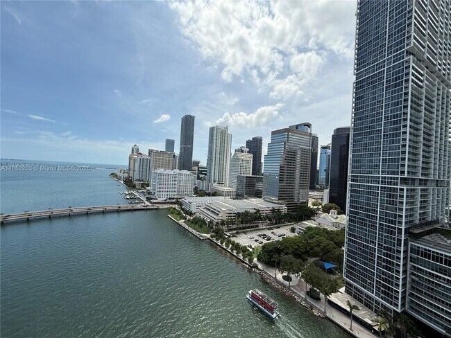 Building Photo - 801 Brickell Key Blvd