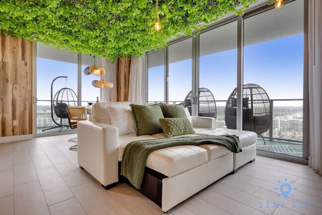 Building Photo - 4010 S Ocean Dr