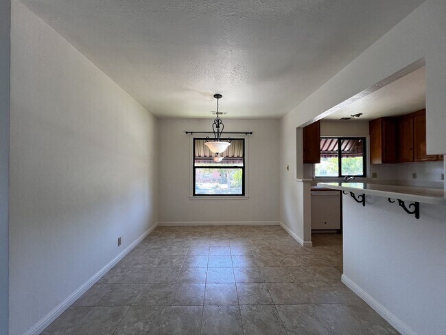 Building Photo - Charming 2 Bedroom, 2 Bathroom Home in Napa